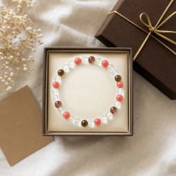 Ochre · Coral Crystal Bracelet — Clear Quartz, Strawberry Quartz & Red Flower Quartz 商品照 4